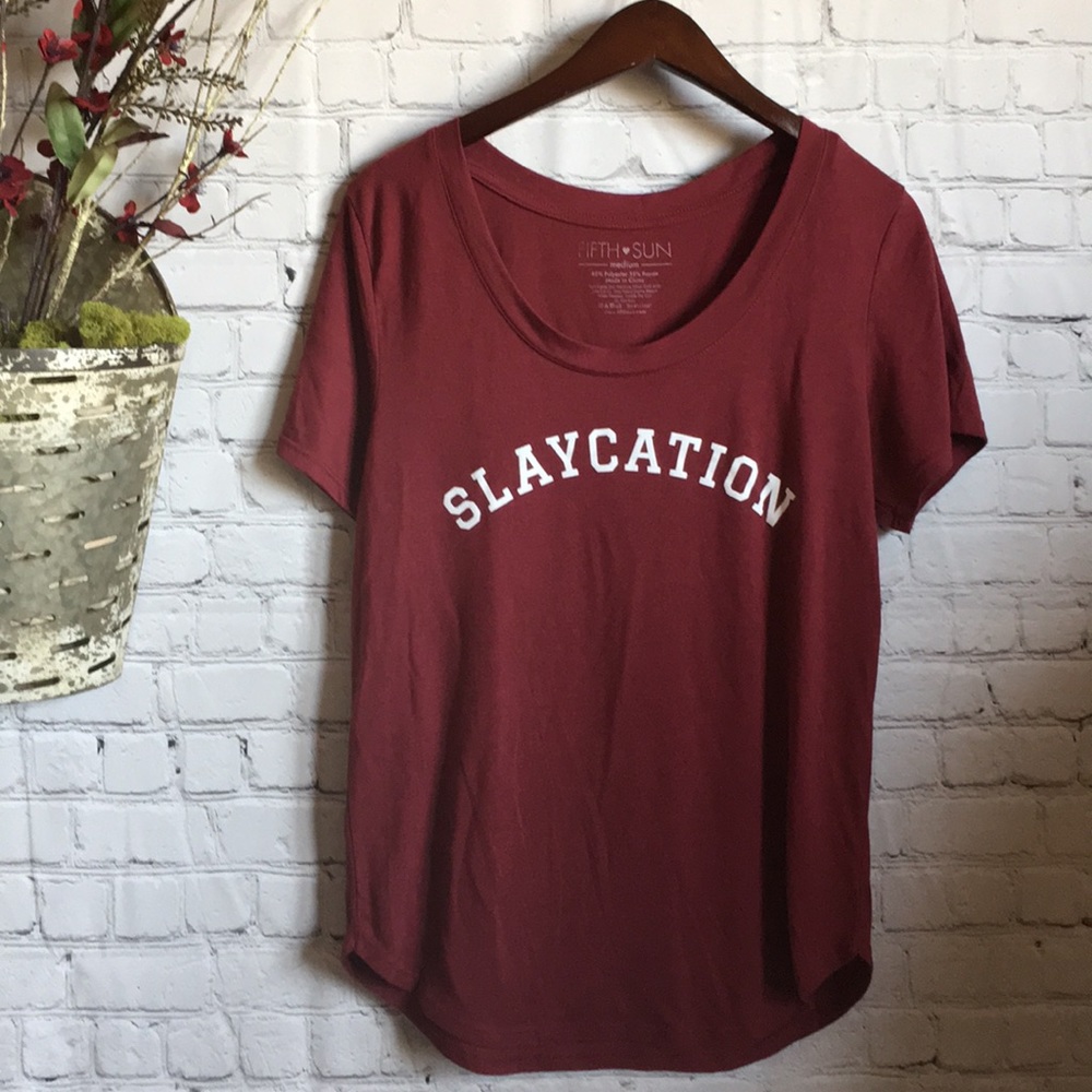 FIFTHSUN “Slaycation” Adorbale T-shirt Burgundy M